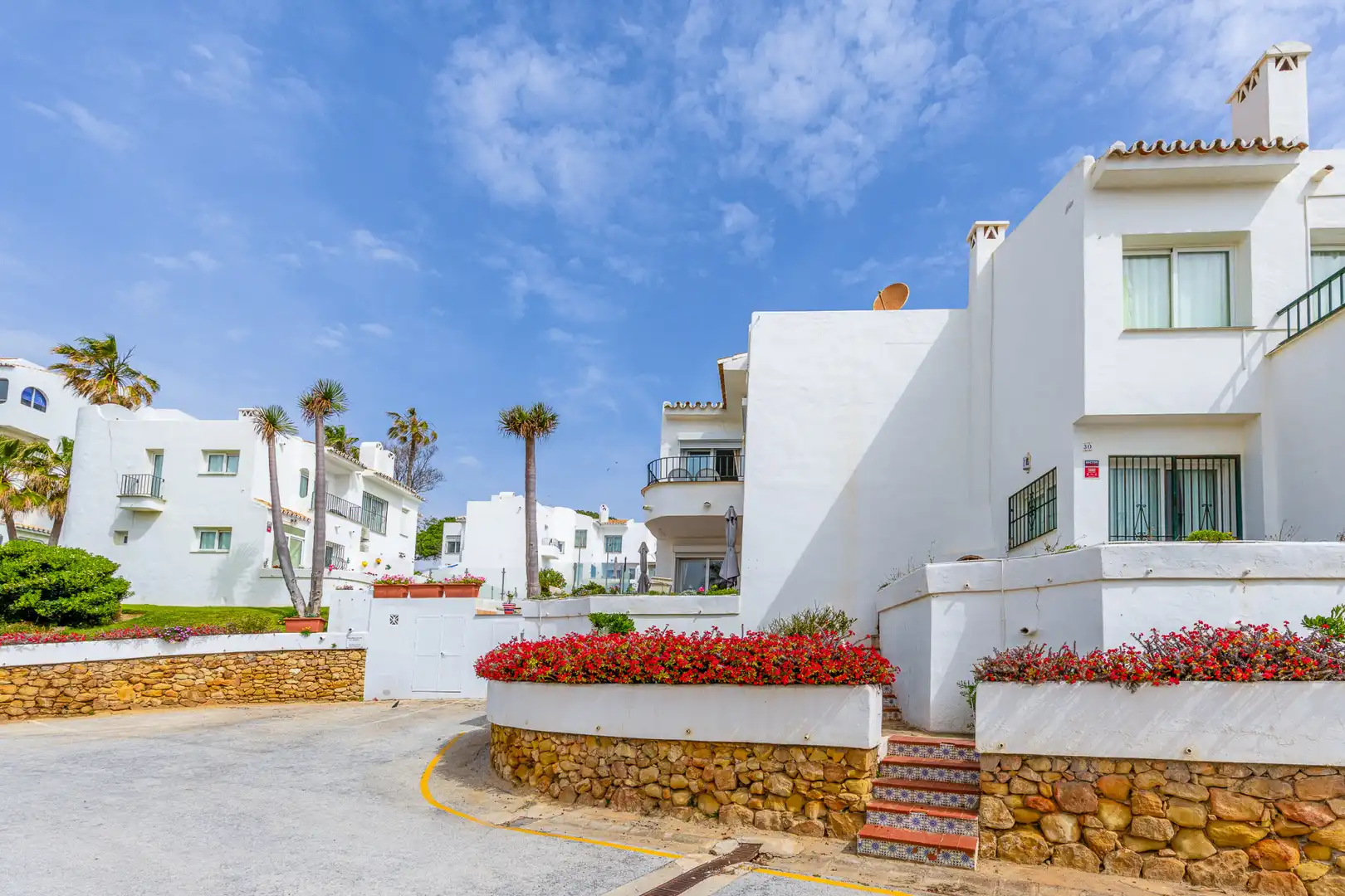 Außenansicht von Einfamilien-Reihenhaus zum Verkauf in Mijas mit Klimaanlage, Terrasse und Schwimmbad
