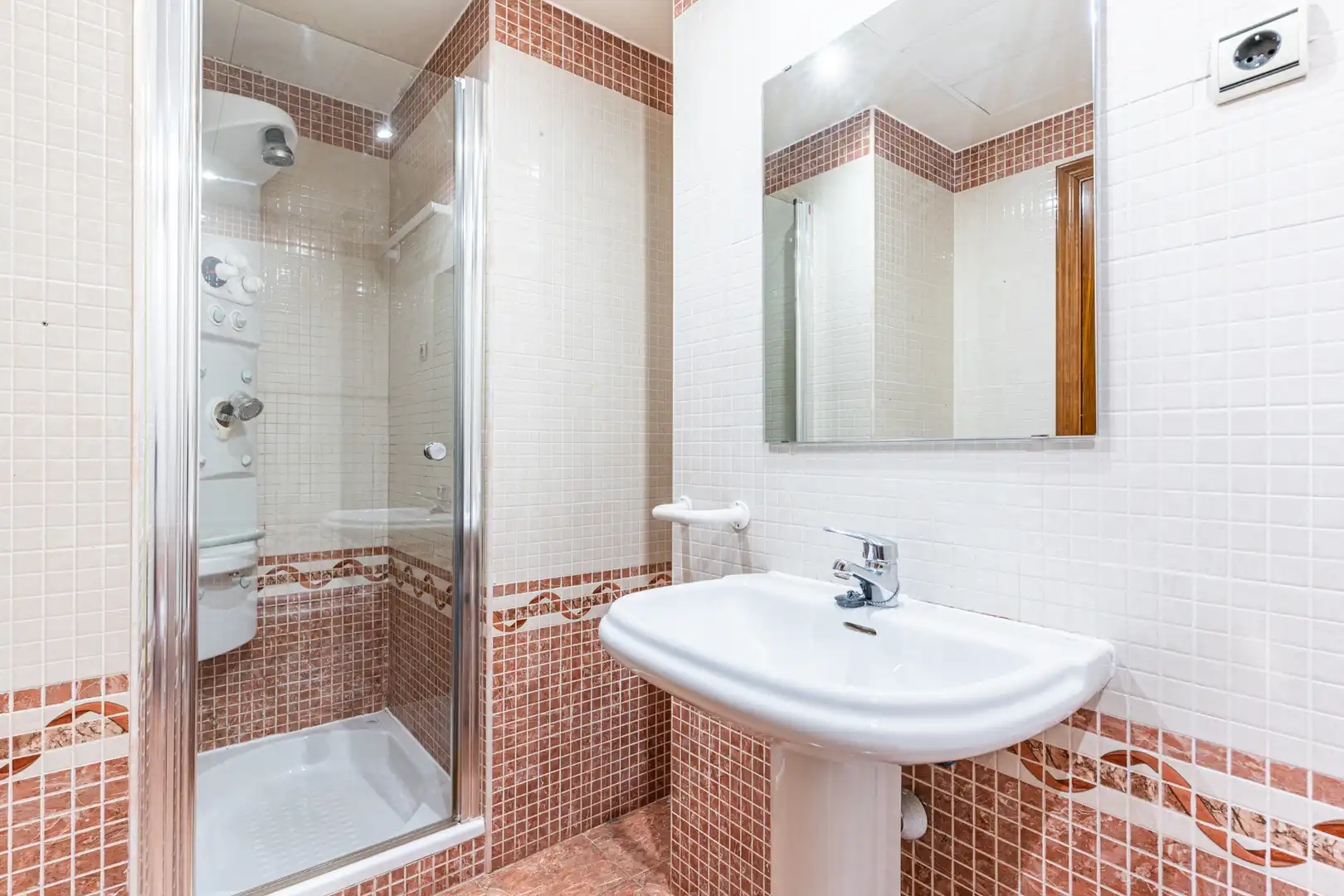 Baño de Ático en venta en Majadahonda con Aire acondicionado, Calefacción y Jardín privado