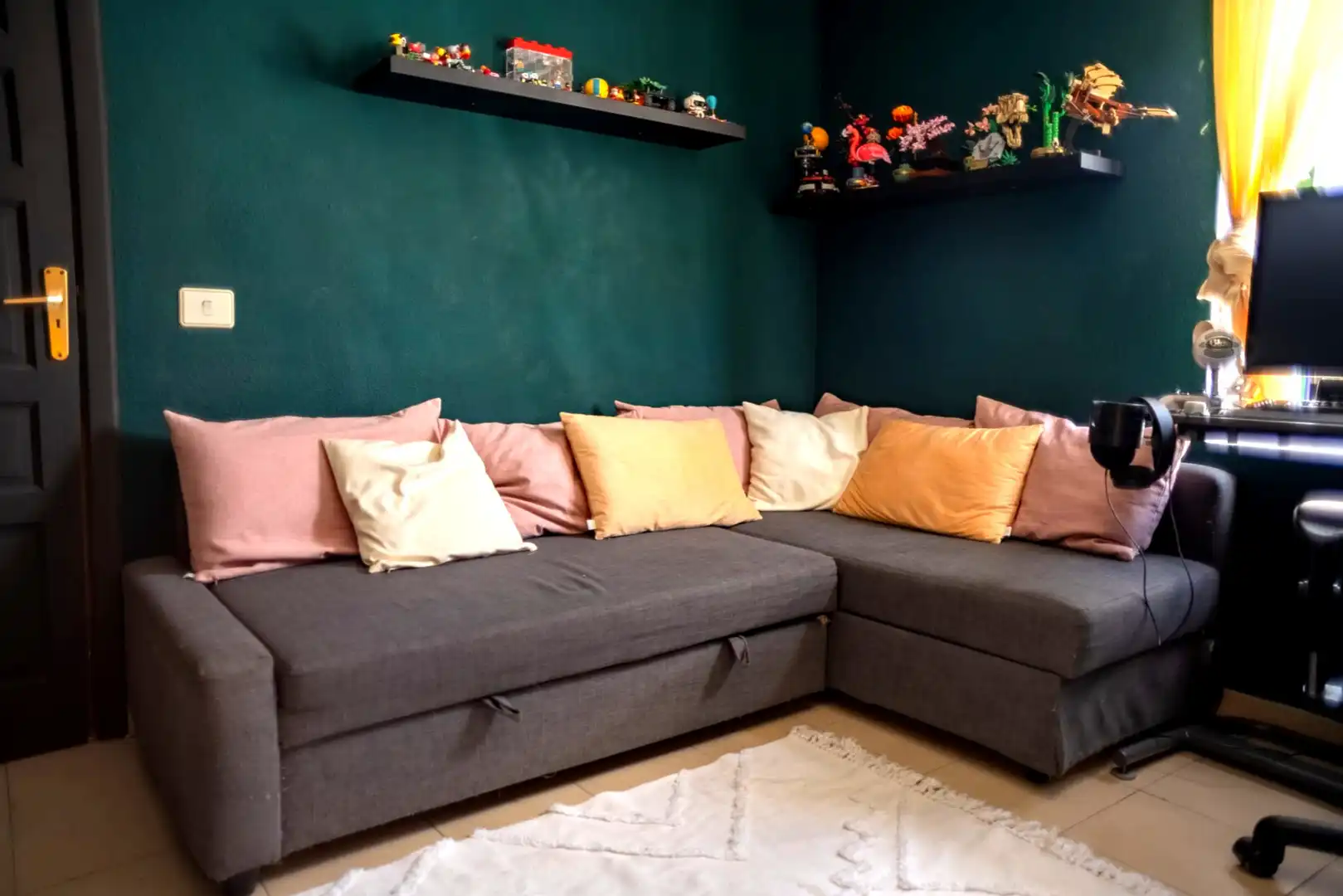 Wohnzimmer von Maisonette zum Verkauf in Arona mit Parkett, Möbliert und Ofen