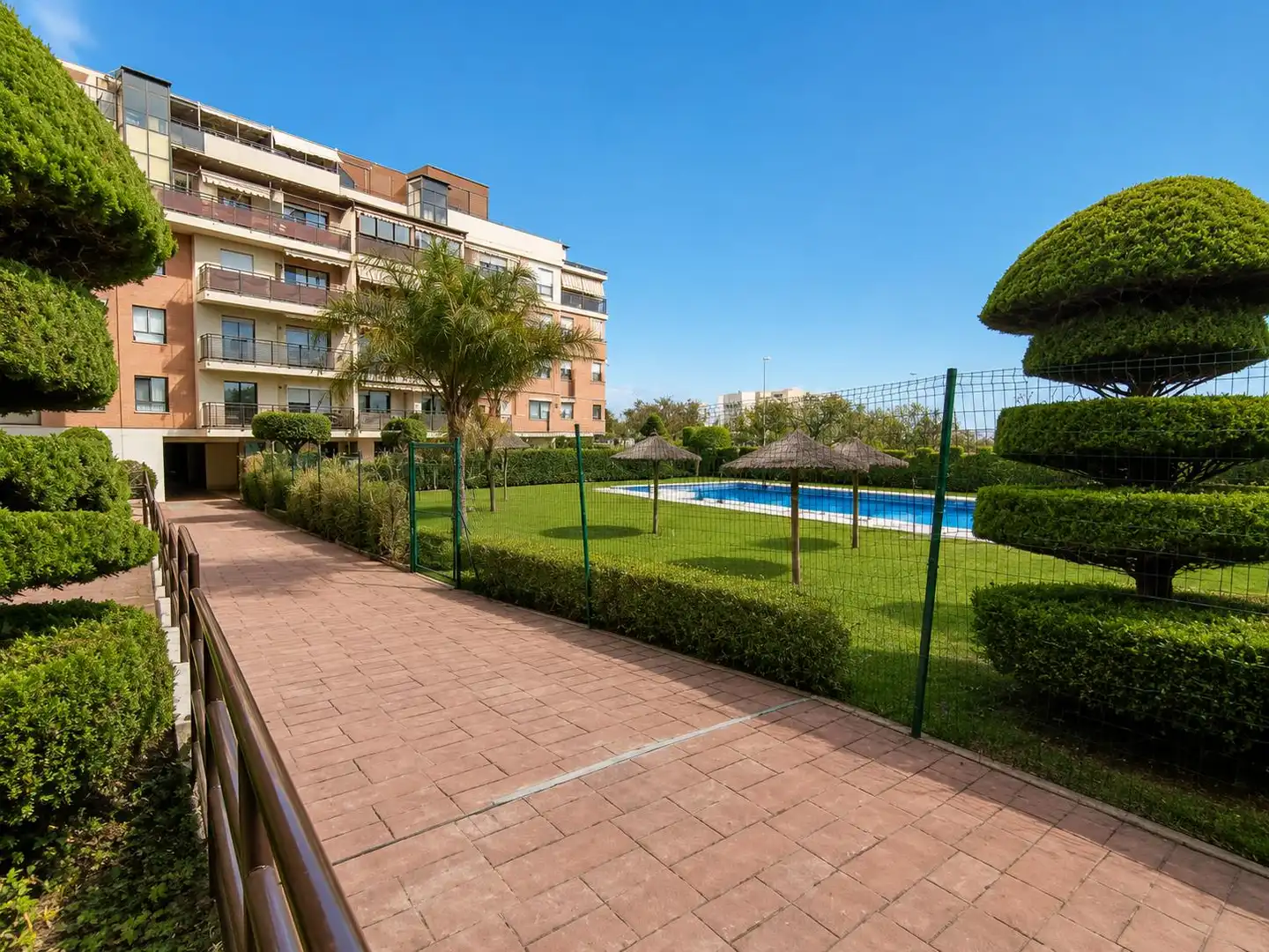 Vista exterior de Ático de alquiler en Málaga con Jardín privado, Terraza y Amueblado