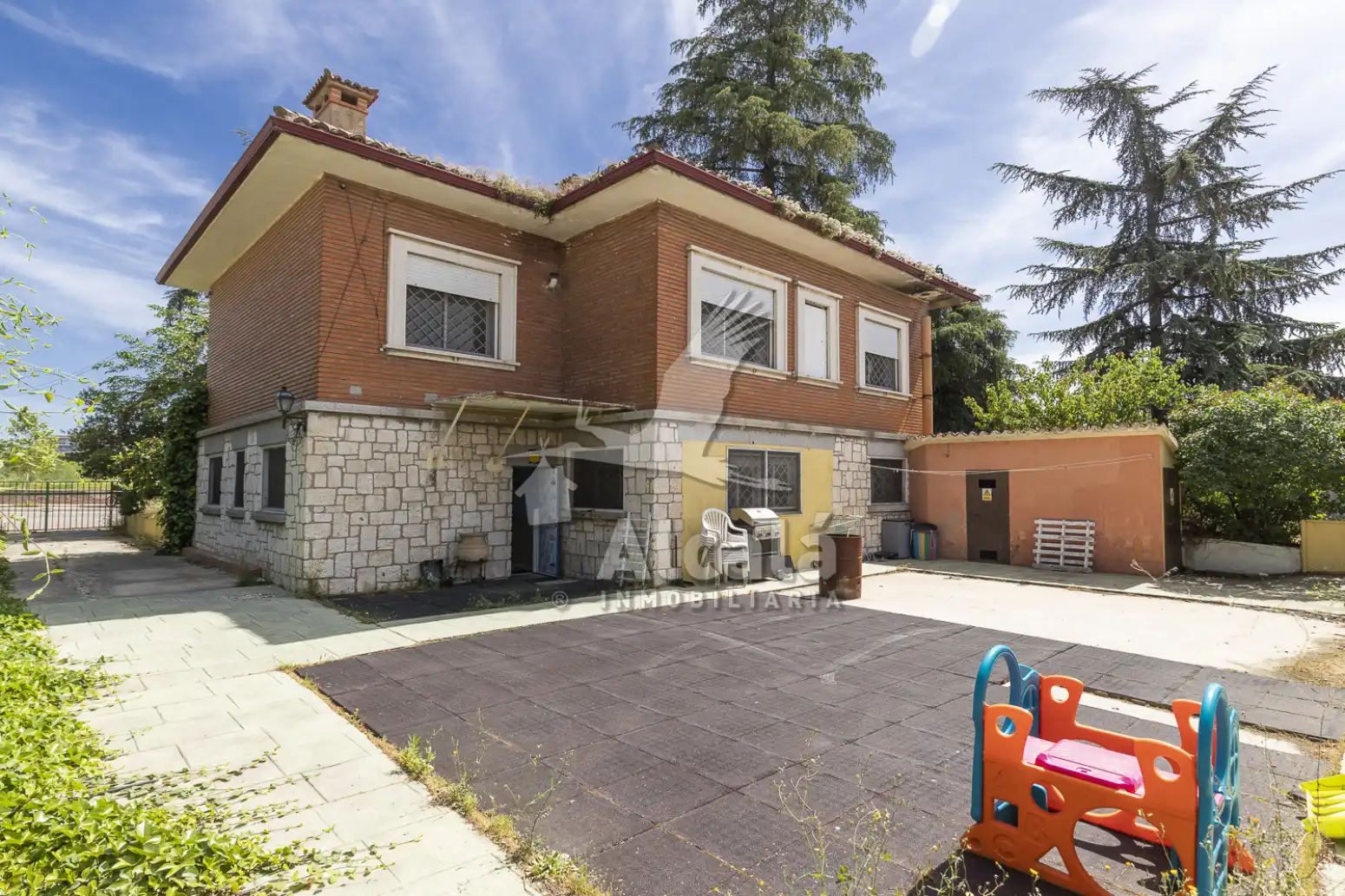 Jardín de Casa o chalet en venta en Alcalá de Henares con Calefacción, Jardín privado y Trastero