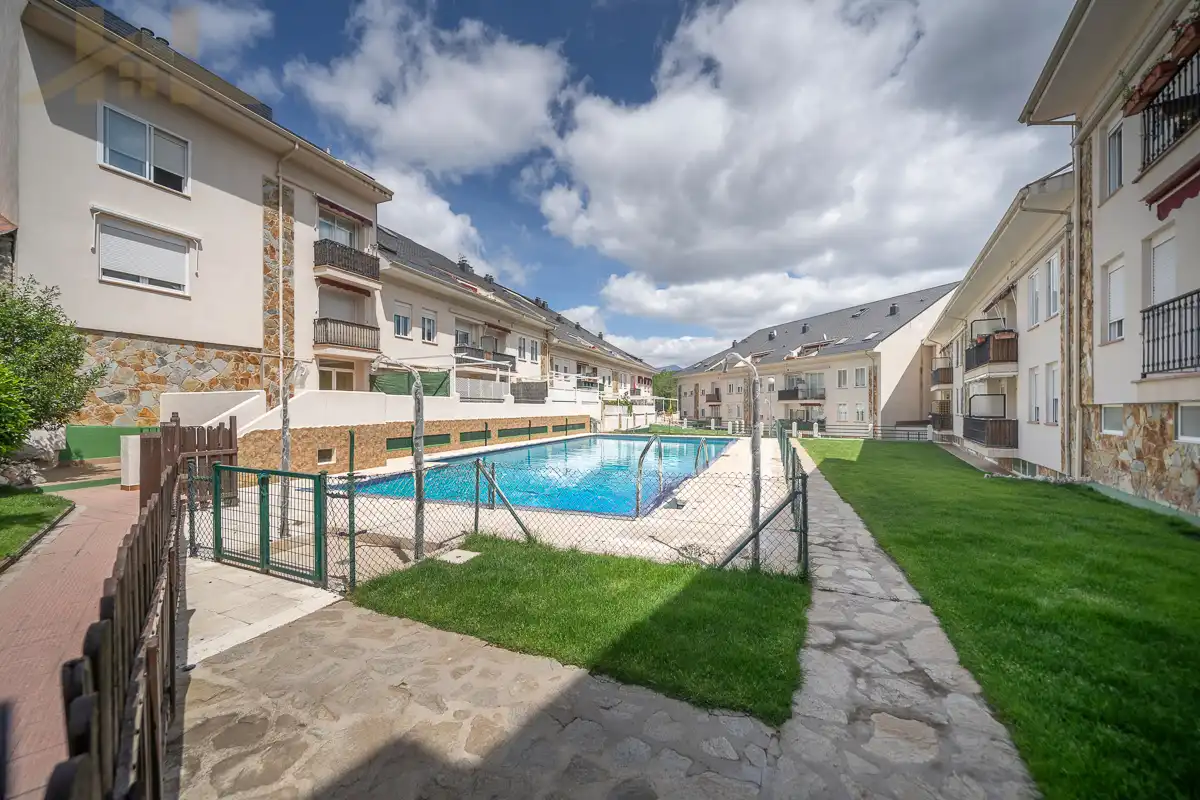 Schwimmbecken von Maisonette zum Verkauf in Alpedrete mit Heizung, Terrasse und Gemeinschaftspool