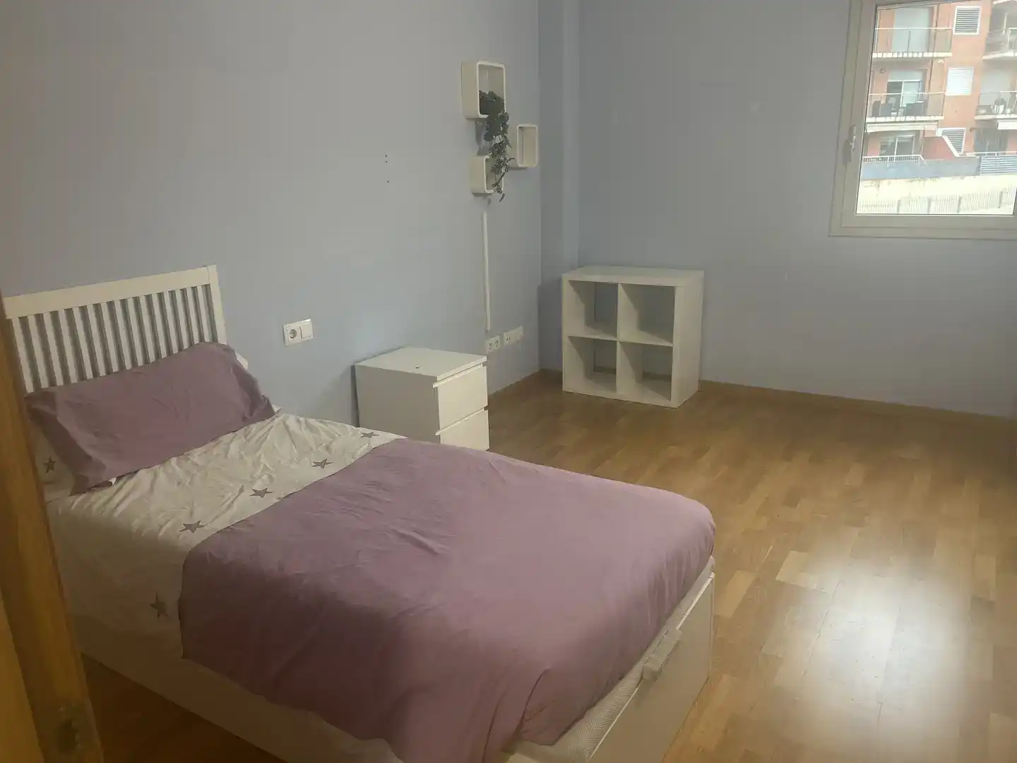 Bedroom of Flat for share in Corbera de Llobregat  with Air Conditioner, Private garden and Parquet flooring