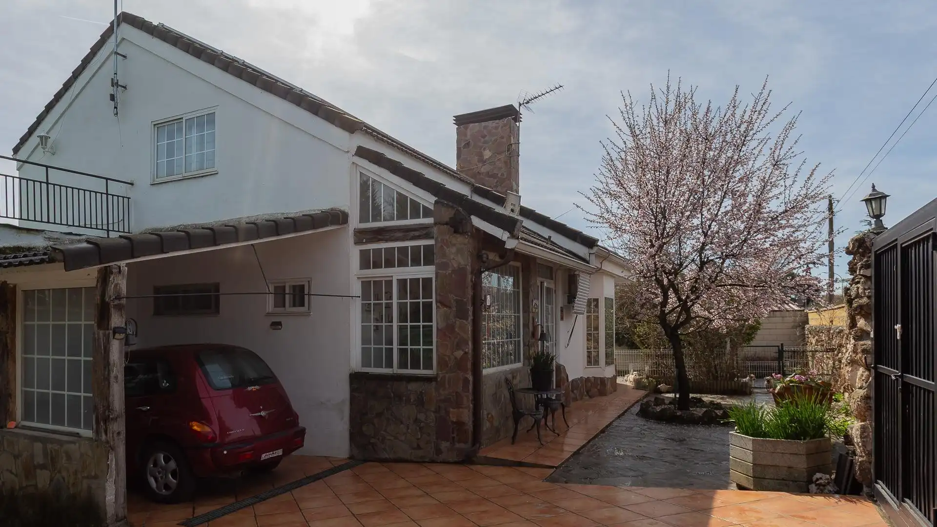 Exterior view of Houses for sale in Villar del Olmo  with Private garden, Terrace and Storage room