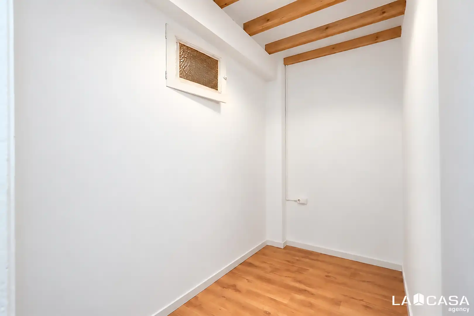 Piso con terraza en venta en Sant Martí