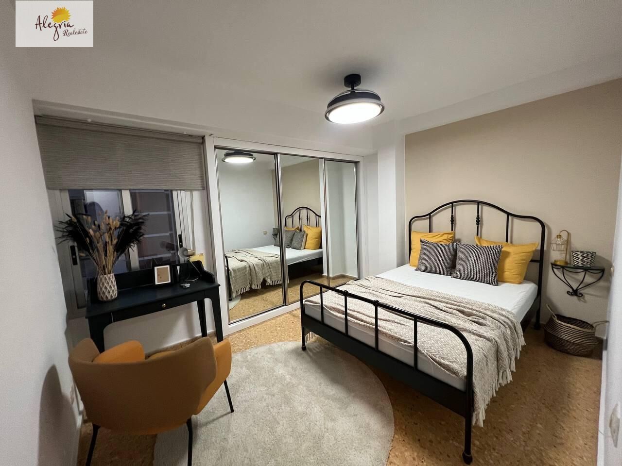 Bedroom of Apartment to rent in  Valencia Capital  with Air Conditioner and Balcony