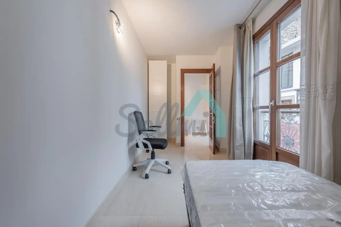 Schlafzimmer von Wohnung zur untervermieten in Oviedo  mit Heizung, Parkett und Möbliert
