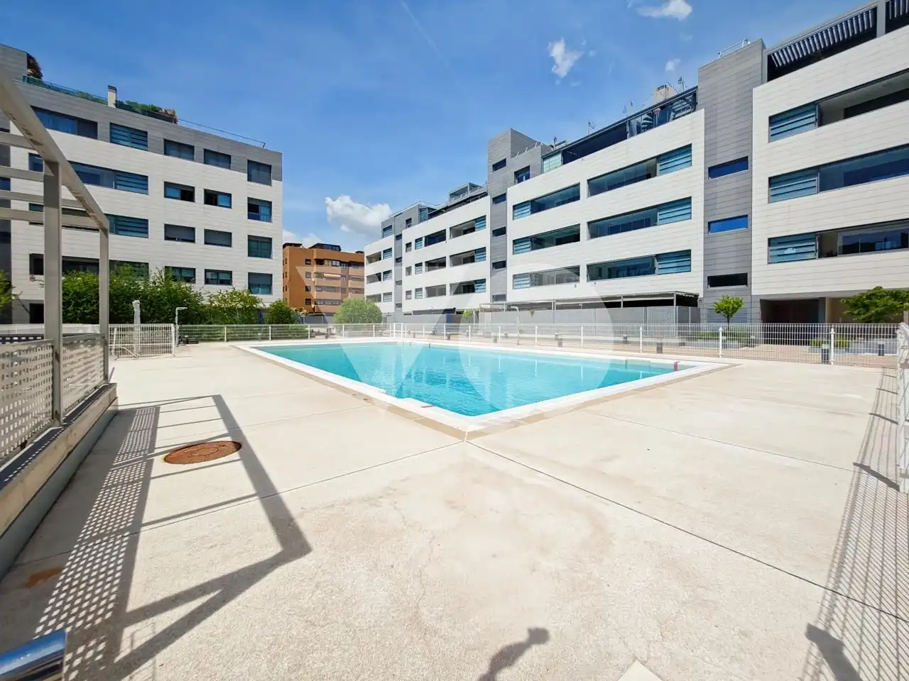 Piscina de Àtic en venda en Madrid amb Aire condicionat, Calefacció i Jardí privat