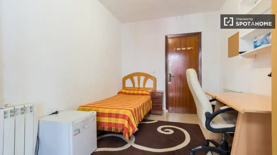 Room in Universidad - Malasaña