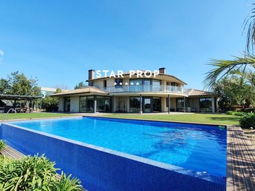 Haus mit Pool zum Verkauf in Peralada
