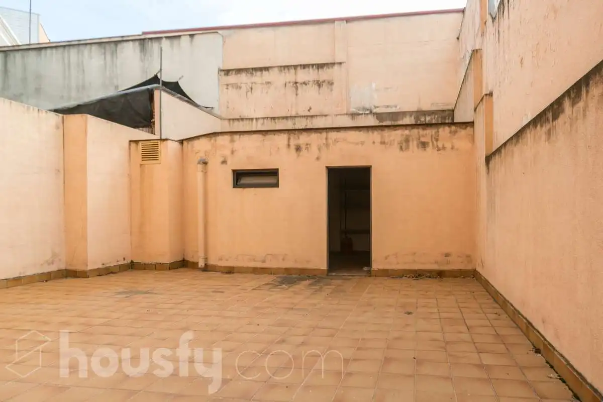 Commercial properties for sale in Passeig, Poble - Casc Antic
