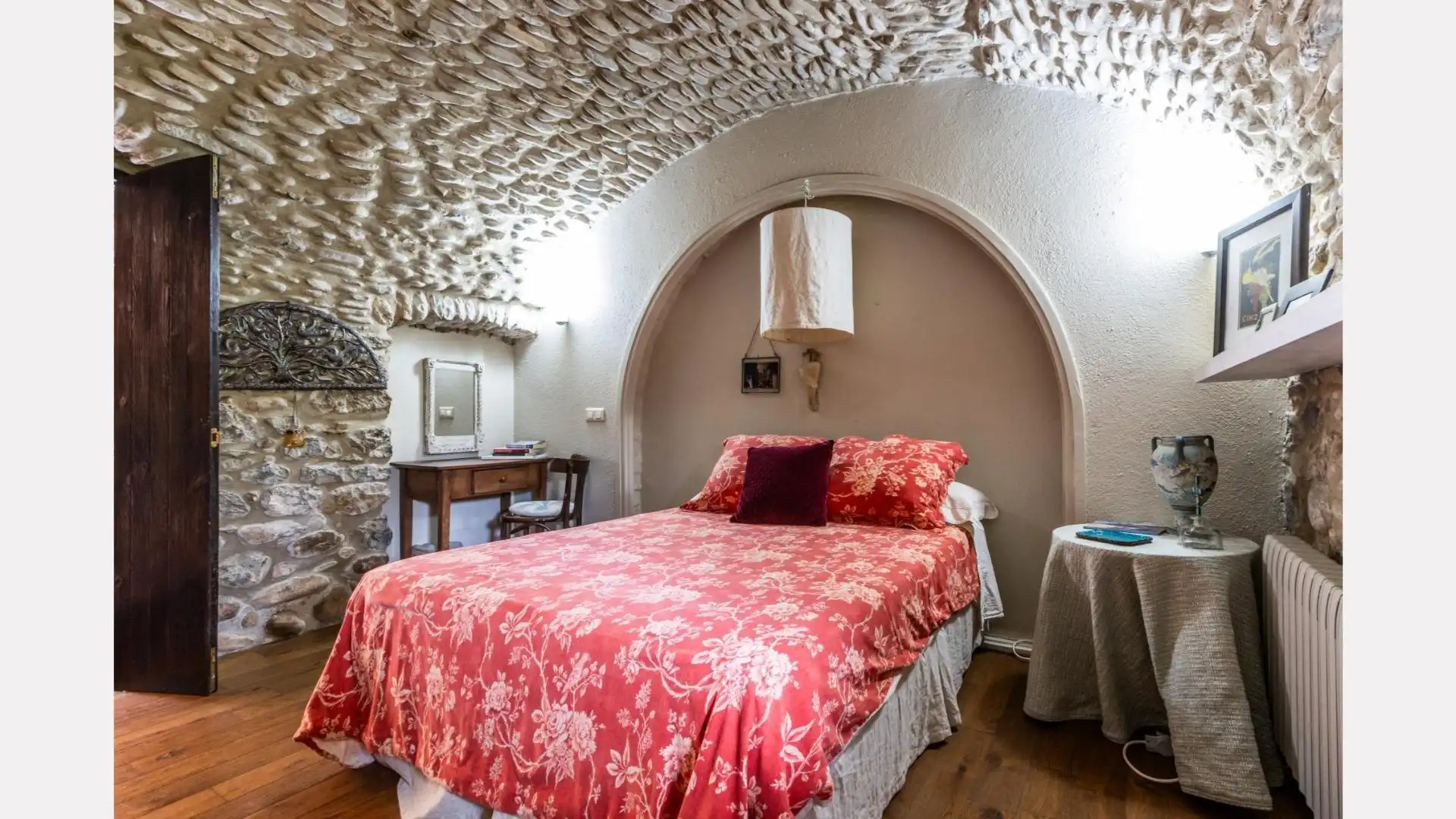 Habitación de Finca rústica en venta en Esponellà con Aire acondicionado, Calefacción y Jardín privado