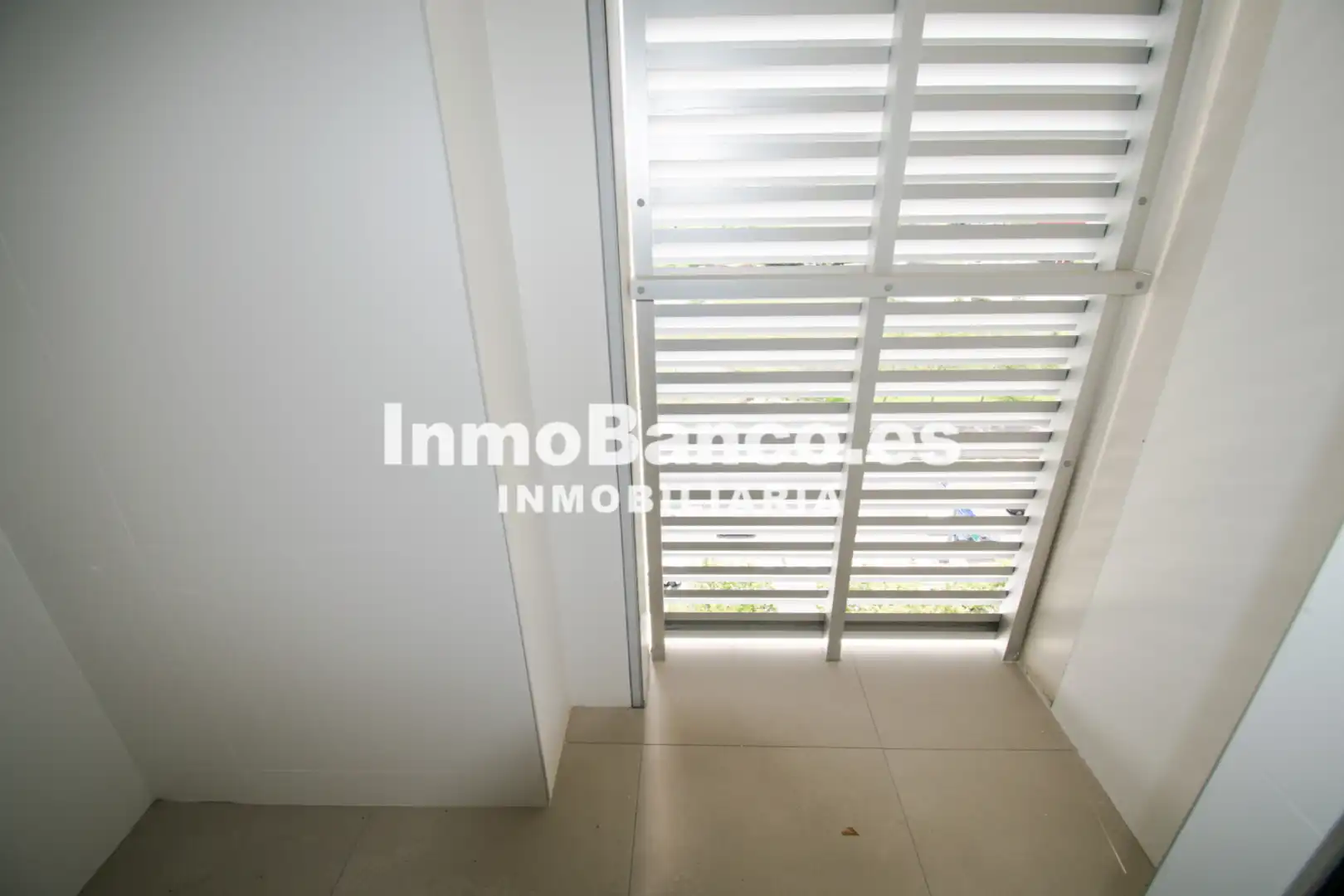 Flat for rent in Valencia  with Air Conditioner, Heating and Storage room