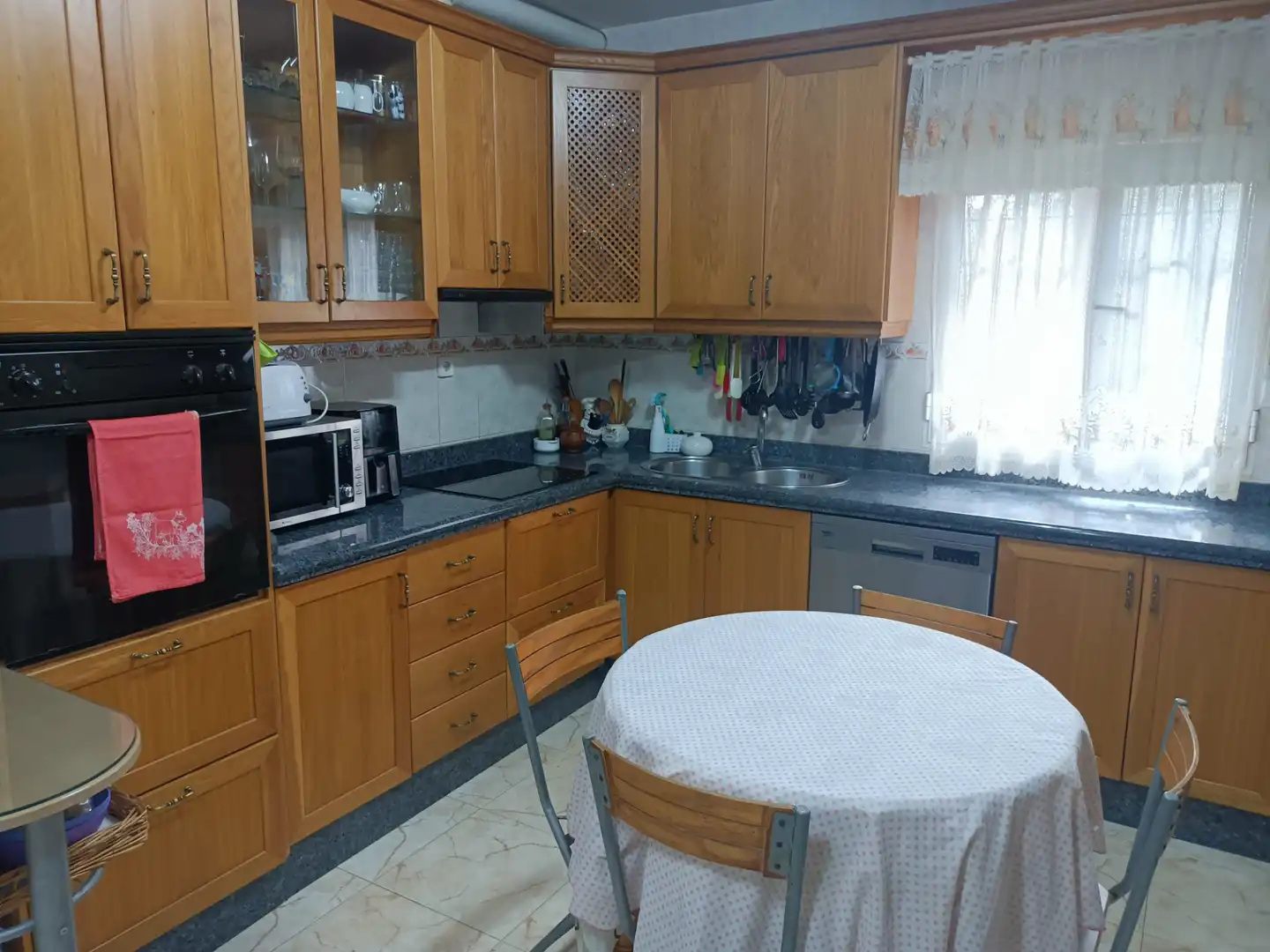 Cuina de Casa o xalet en venda en Poniente-Norte - Miralbaida - Parque Azahara