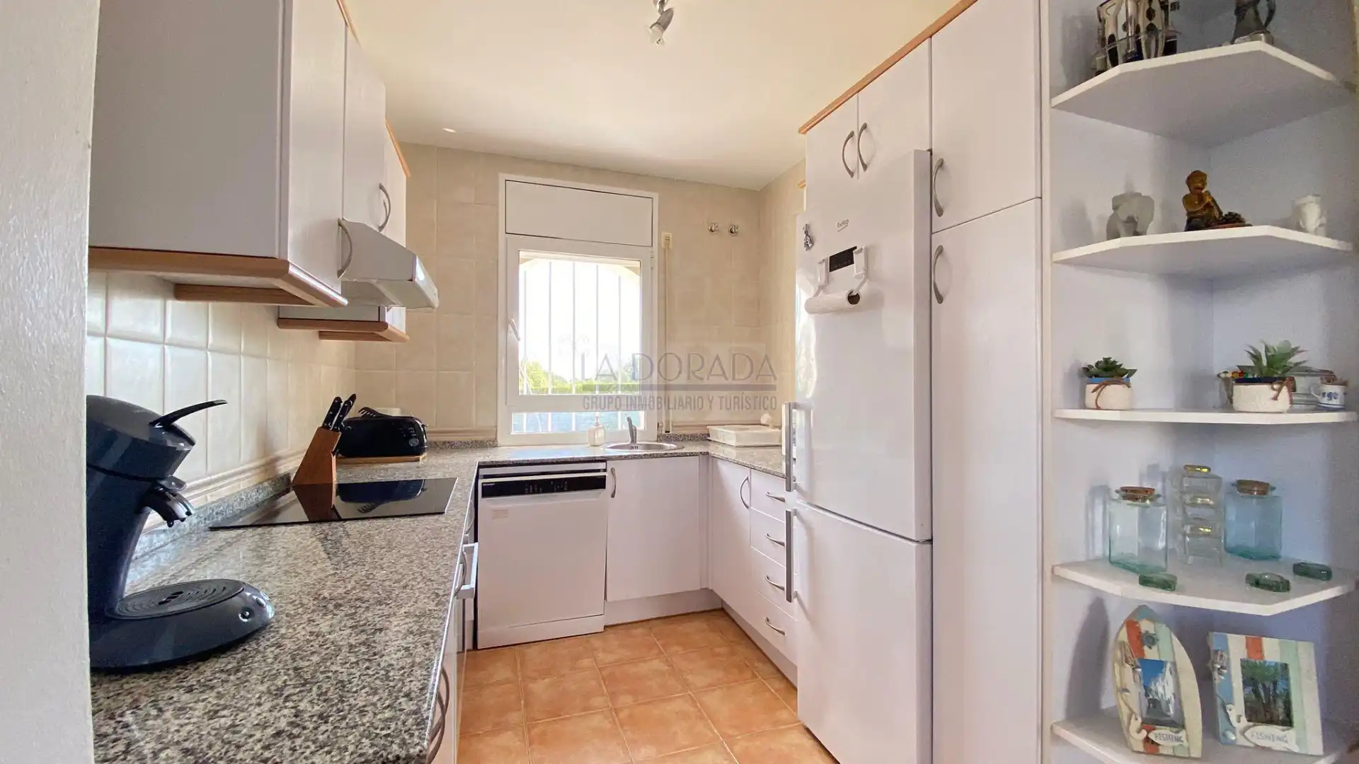 Casa aparellada amb terrassa en venda a Carrer de Xile, imagen 31