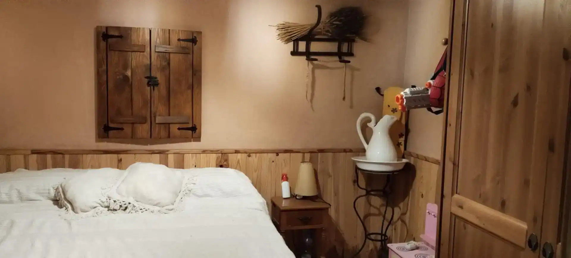 Dormitori de Casa o xalet en venda en La Codosera amb Aire condicionat, Jardí privat i Traster