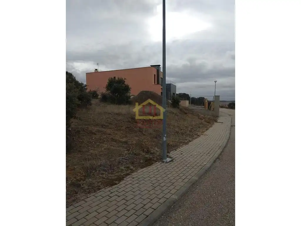 Residential zum Verkauf in Almenara de Tormes