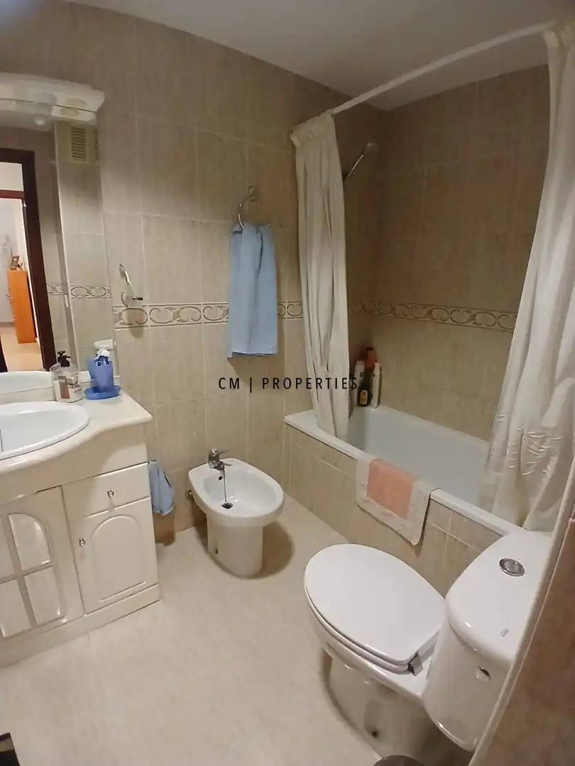 Habitación de Piso de alquiler en Valencia con Aire acondicionado, Calefacción y Amueblado