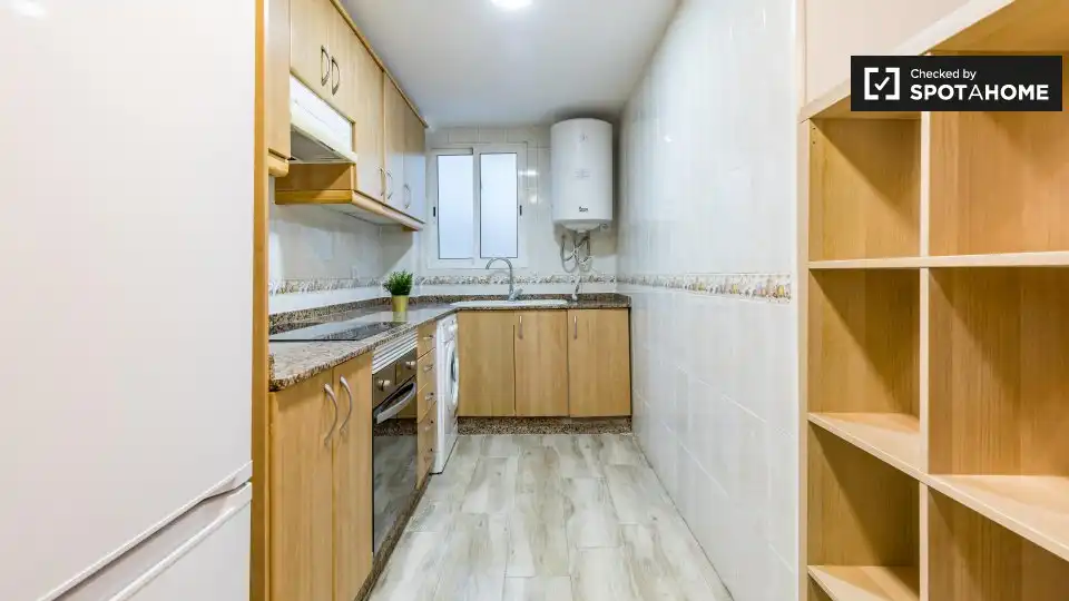 Kitchen of Flat for rent in Valencia  with Air Conditioner, Heating and Furnished