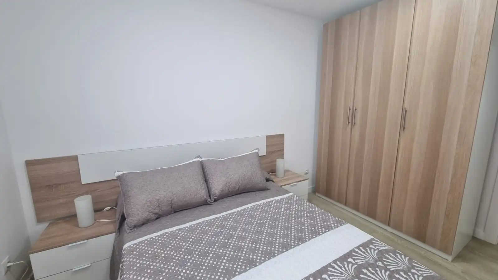 Schlafzimmer von Wohnung zum Verkauf in Santander mit Heizung, Möbliert und Ofen