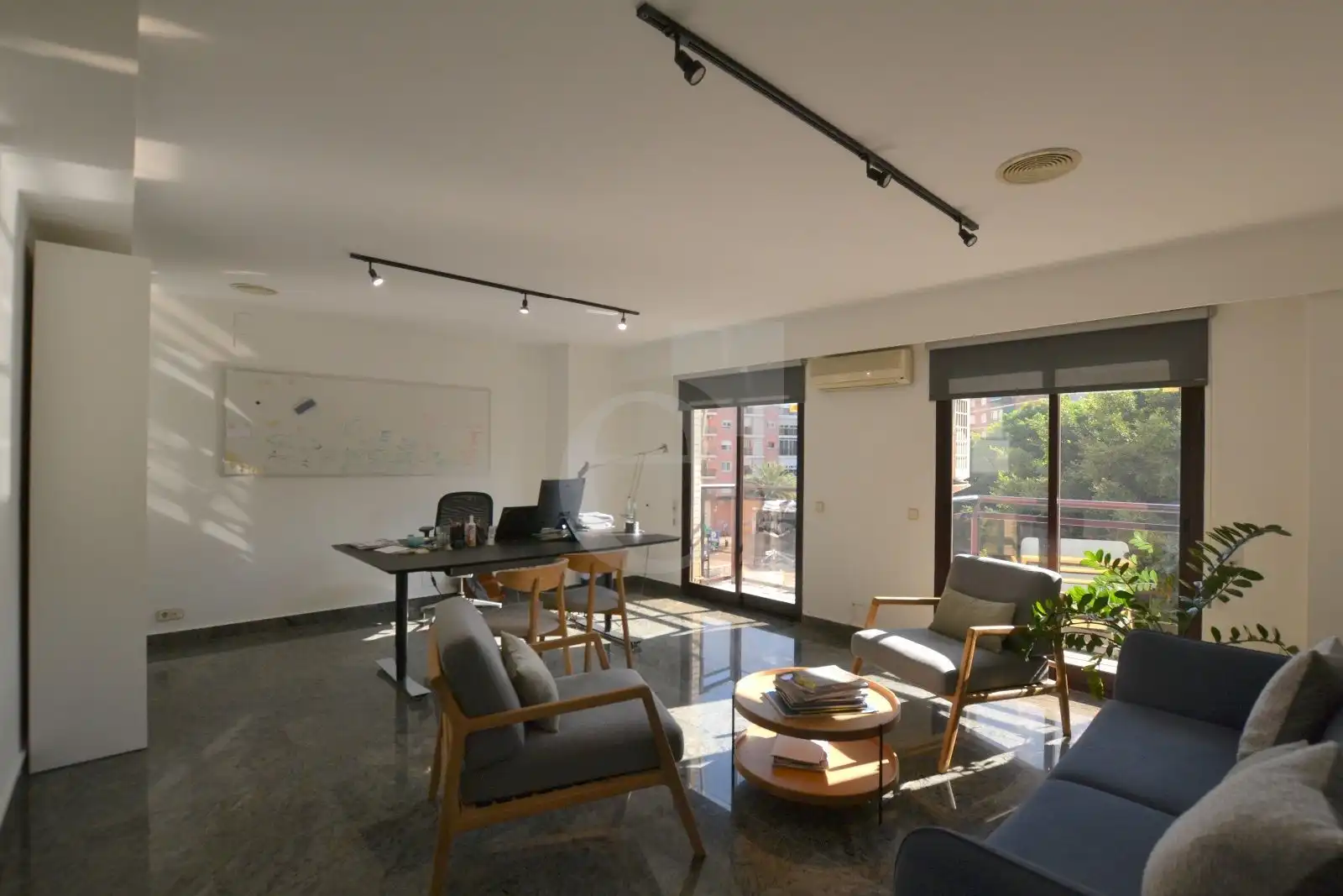 Büro zum Verkauf in Valencia mit Klimaanlage, Terrasse und Abstellraum
