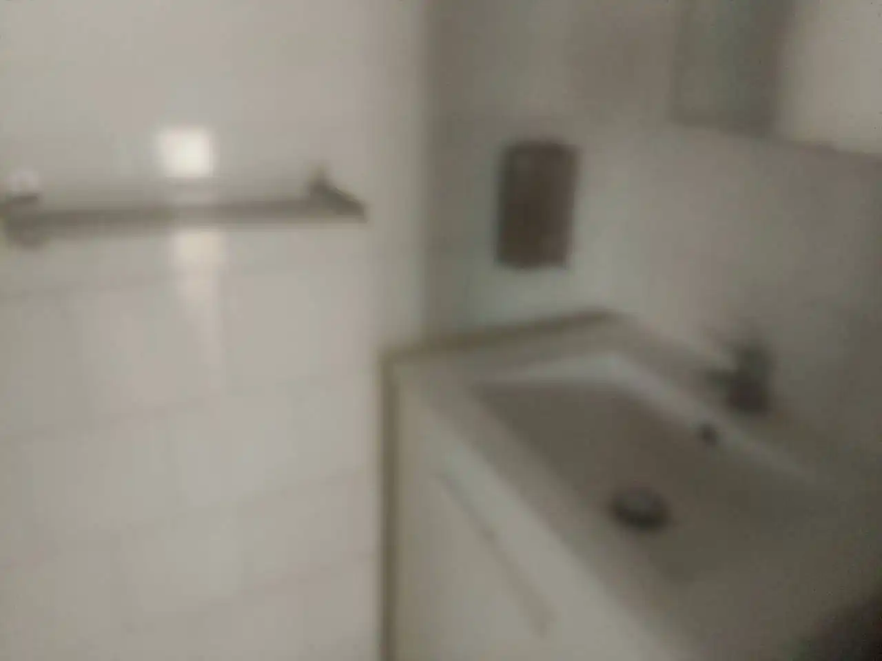 Badezimmer von Geschaftsraum zur Miete in Oliva