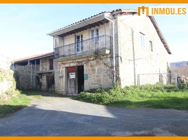 Country house with garden for sale in Maceda