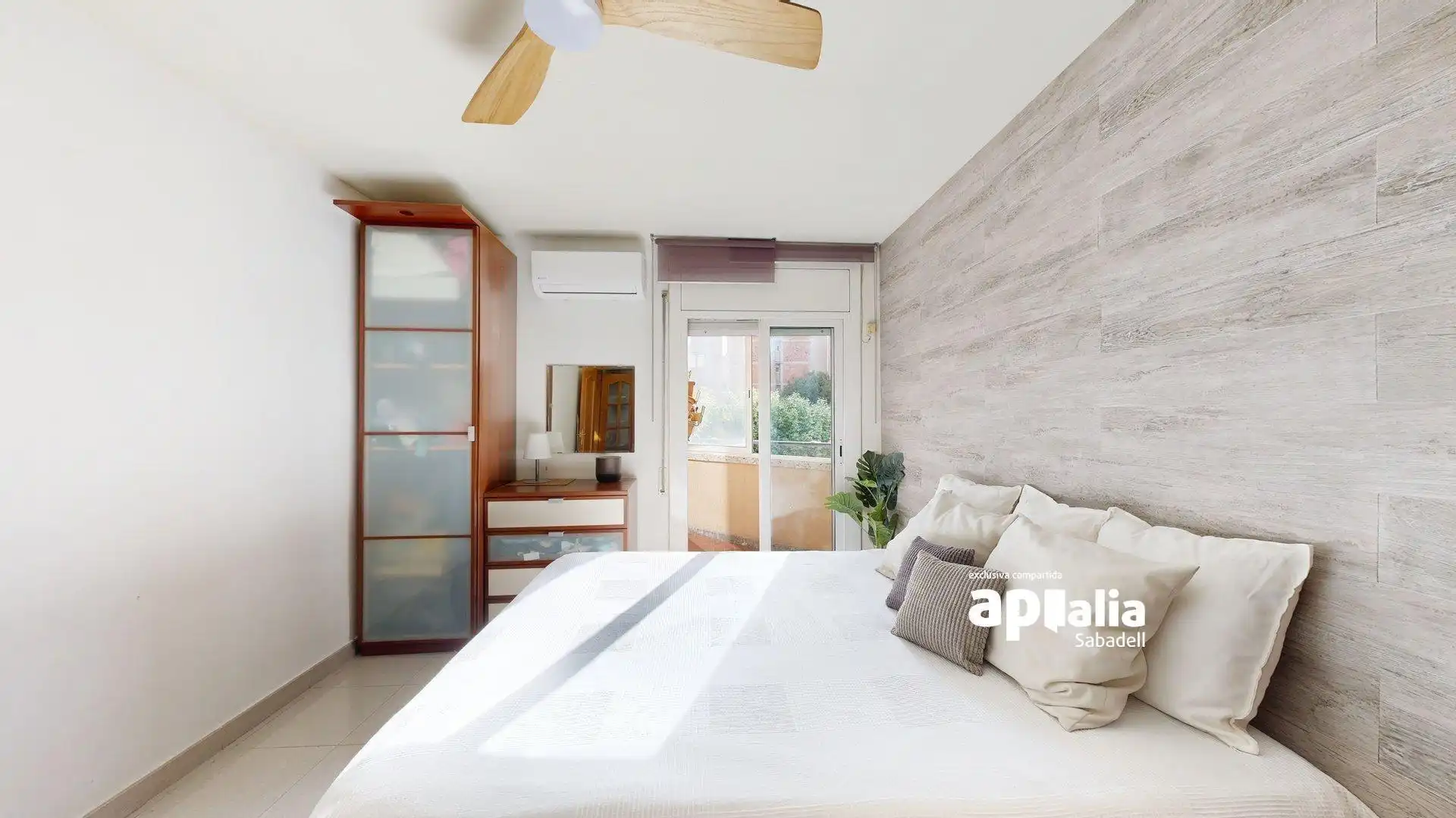 Schlafzimmer von Wohnung zum Verkauf in Barberà del Vallès mit Klimaanlage, Heizung und Balkon
