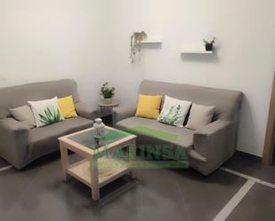 Living room of Flat for sale in Vélez-Málaga  with Storage room, Furnished and Oven