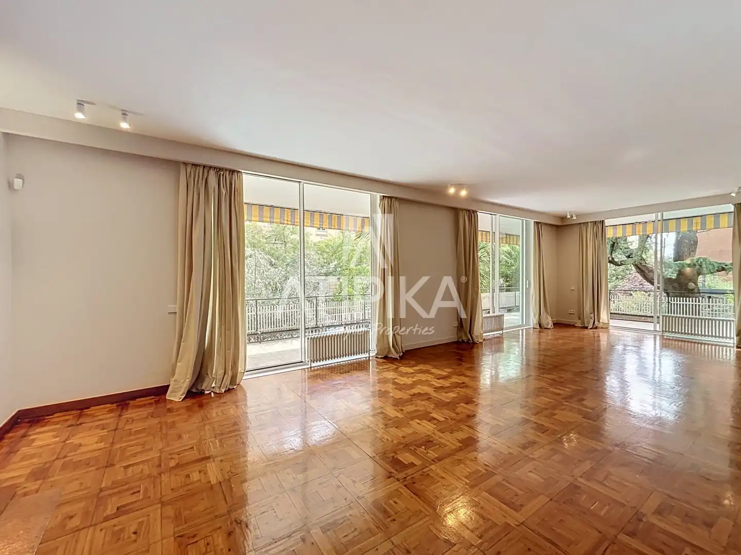 Exterior view of Flat for rent in Sarrià - Sant Gervasi