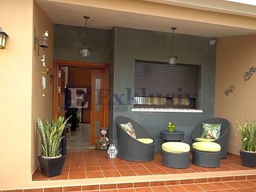 House with pool for sale in La Palma