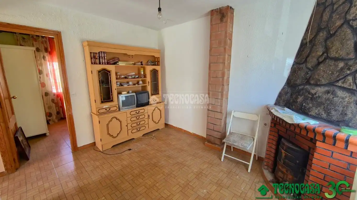 Sala d'estar de Casa adosada en venda en Lanzahíta amb Aire condicionat i Calefacció