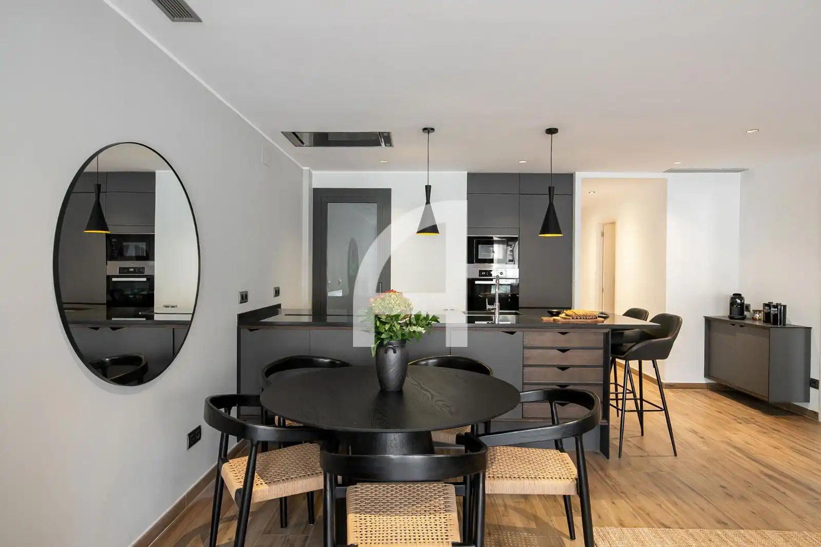 Dining room of Flat for rent in Barcelona  with Air Conditioner, Heating and Parquet flooring