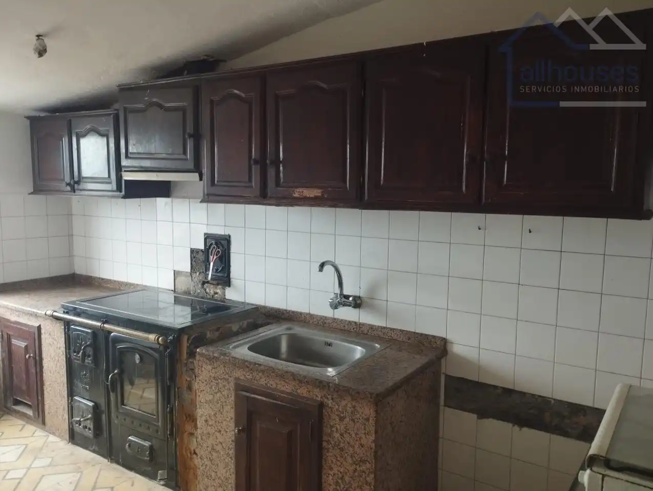 Cocina de Finca rústica en venta en Oia con Calefacción, Jardín privado y Terraza