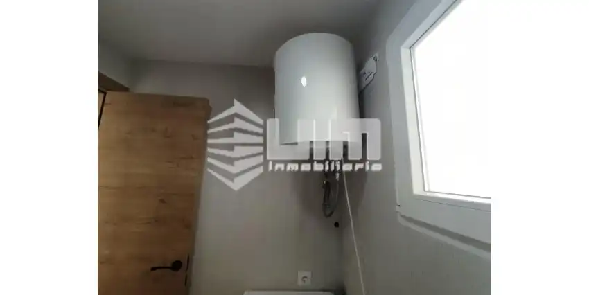 Flat for rent in DEL TRABAJO, Avenida de Abril - 9 de Octubre