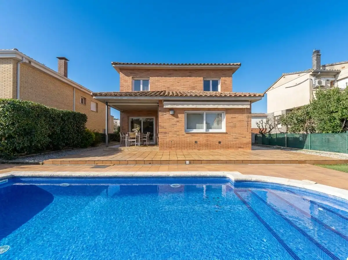 Piscina de Casa o chalet en venta en Quart con Aire acondicionado, Calefacción y Piscina