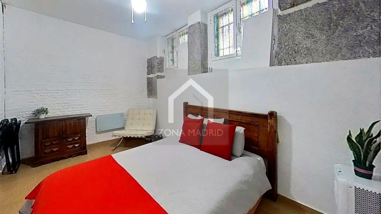 Schlafzimmer von Erdgeschoss zum Verkauf in Madrid mit Möbliert
