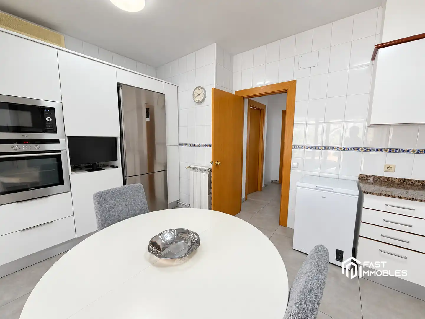 Kitchen of Detached homes for sale in Ponent