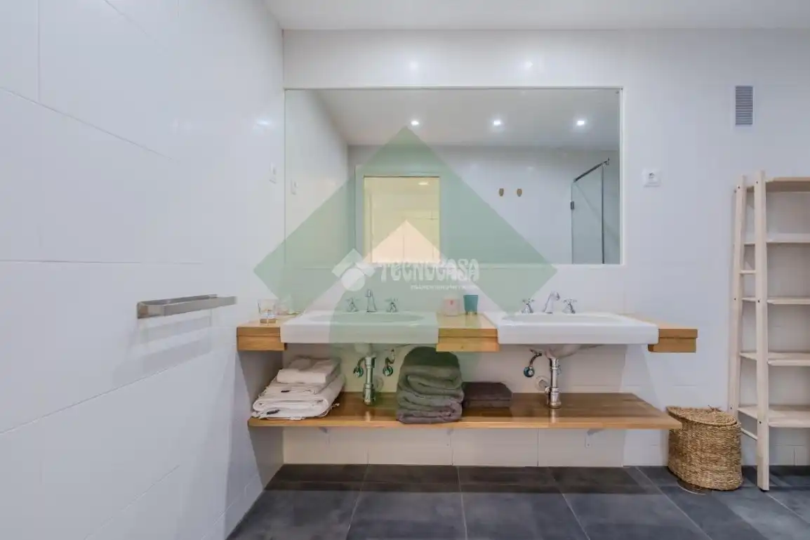 Badezimmer von Wohnung zur Miete in Madrid