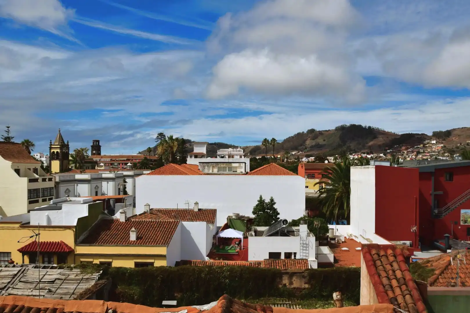 Vista exterior de Casa o chalet de alquiler en San Cristóbal de la Laguna con Jardín privado, Terraza y Trastero