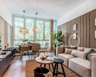 Sala d'estar de Apartament de lloguer en  Madrid Capital amb Aire condicionat, Forn i Rentadora