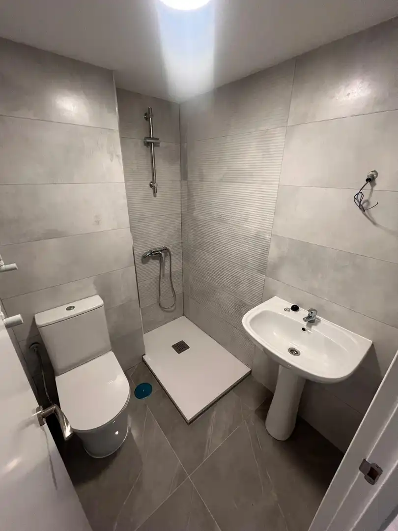 Bathroom of Flat for sale in Móstoles  with Air Conditioner and Heating