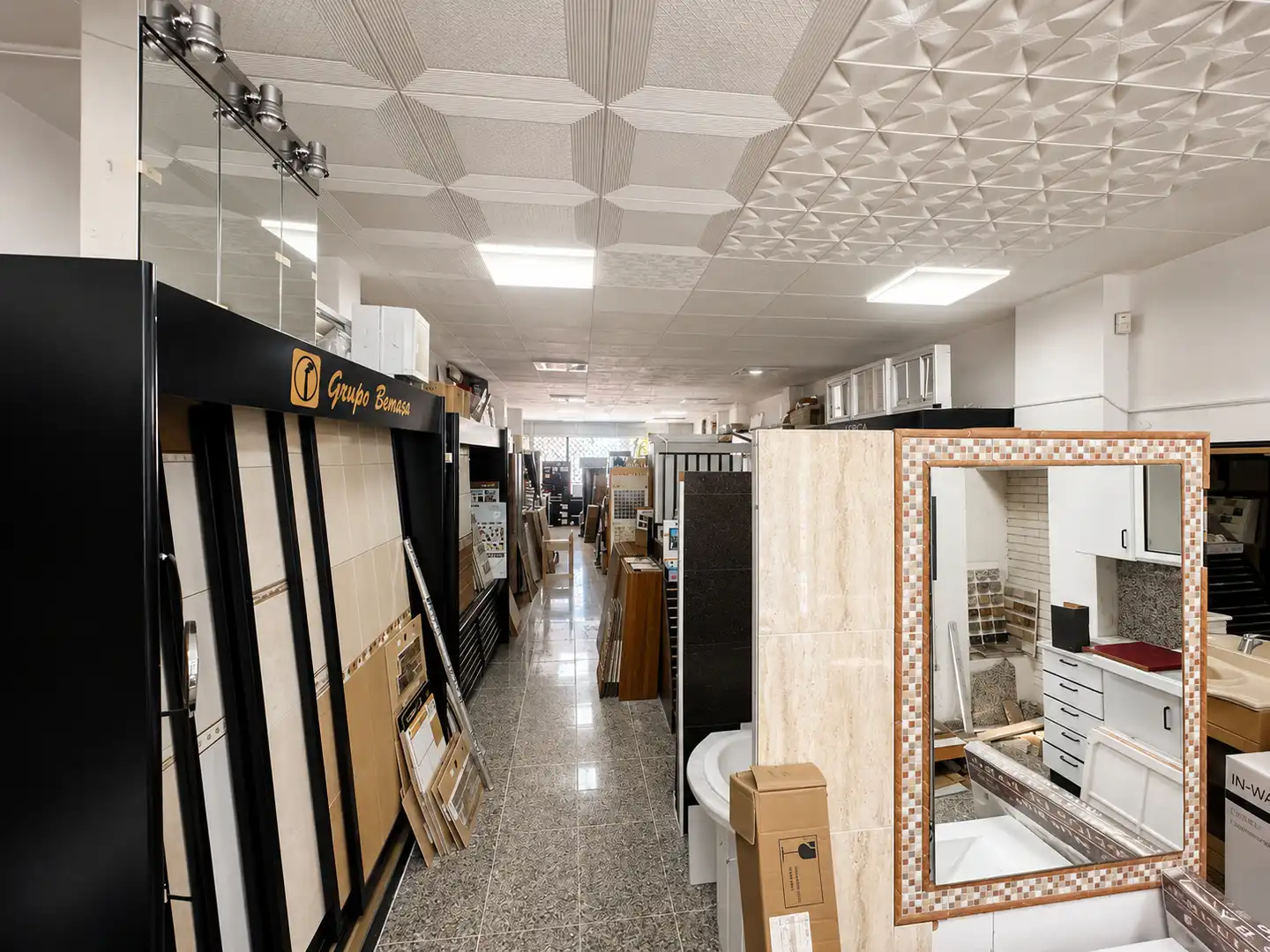 Local de alquiler en Girona con Aire acondicionado