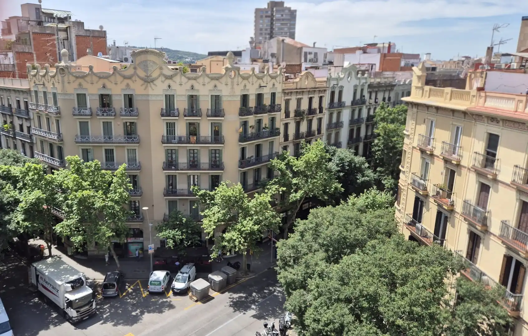 Vista exterior de Piso en venta en Barcelona con Aire acondicionado, Calefacción y Parquet