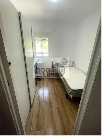 Bedroom of Ground floor for rent in Sevilla  with Air Conditioner and Furnished