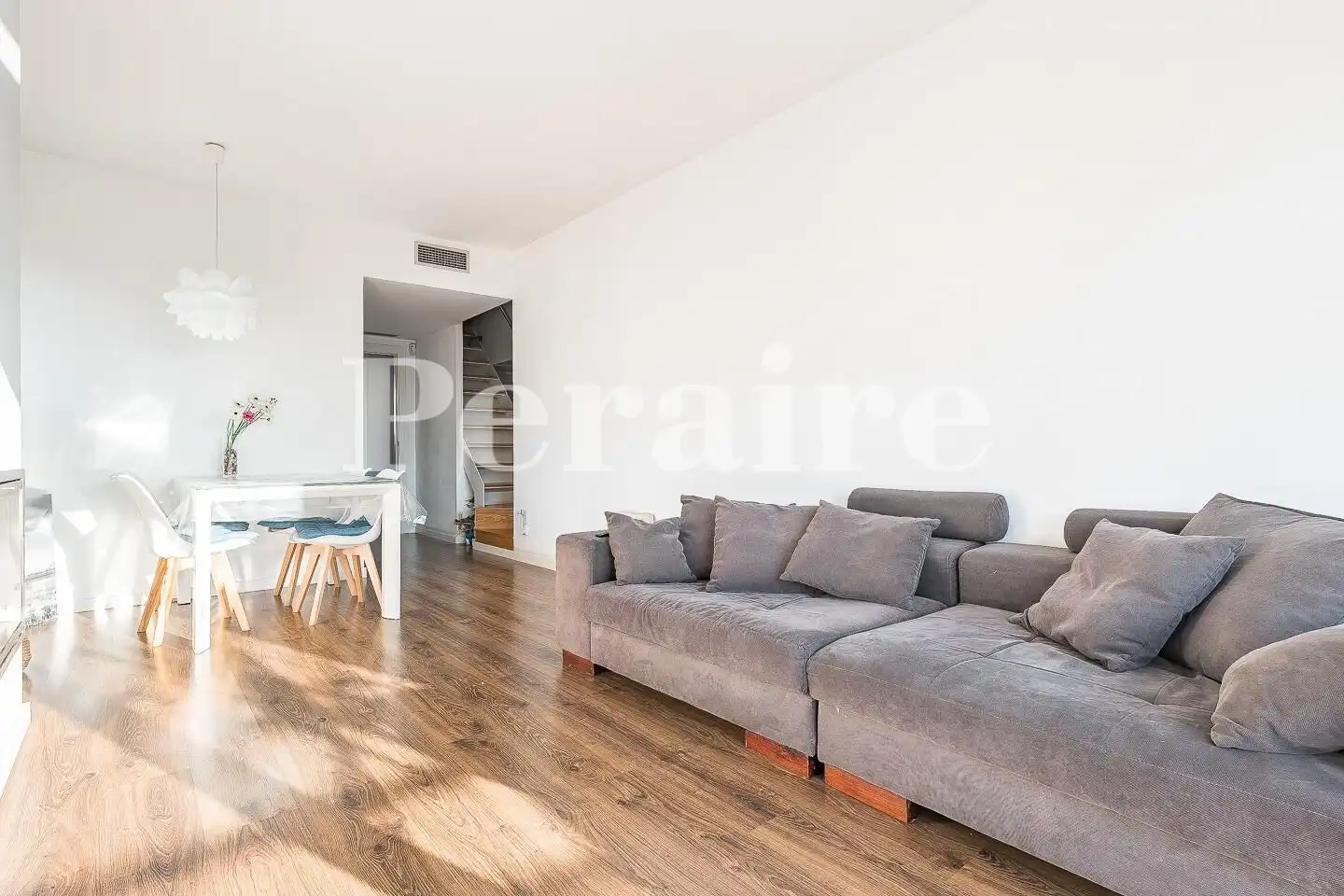 Sala d'estar de Àtic en venda en L'Hospitalet de Llobregat amb Aire condicionat, Calefacció i Terrassa