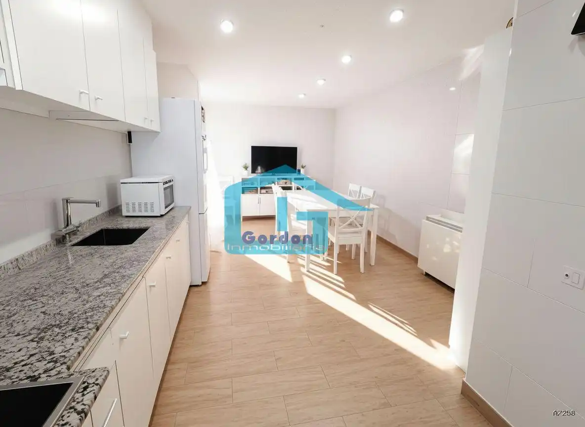 Cocina de Piso en venta en Cambados con Calefacción y Terraza