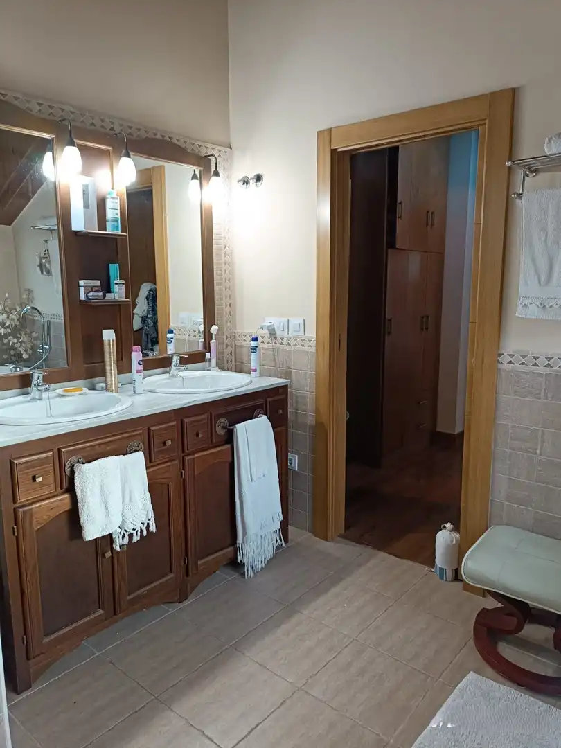Bany de Casa o xalet en venda en Molledo amb Calefacció, Jardí privat i Traster