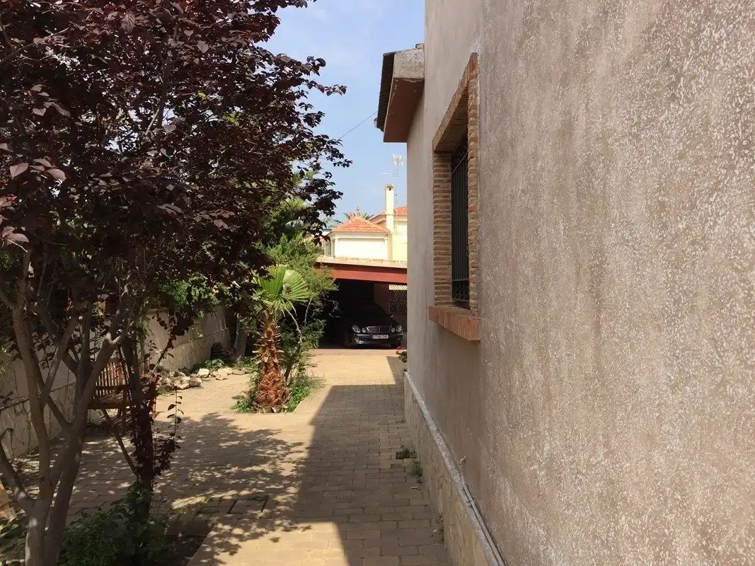 Vista exterior de Casa o xalet en venda en Elche / Elx amb Jardí privat, Terrassa i Piscina