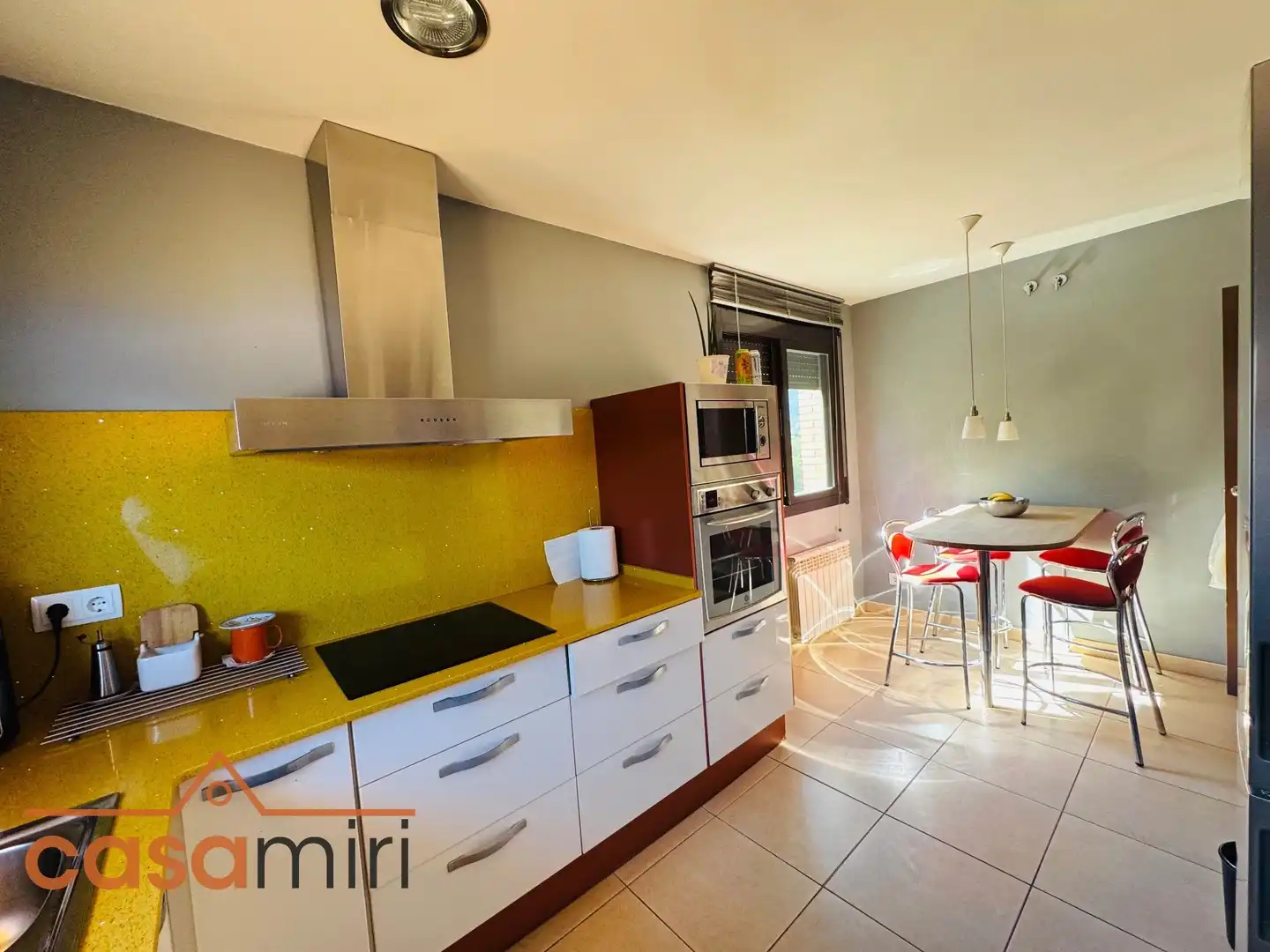 Cocina de Casa o chalet en venta en Sant Cebrià de Vallalta con Aire acondicionado, Calefacción y Jardín privado